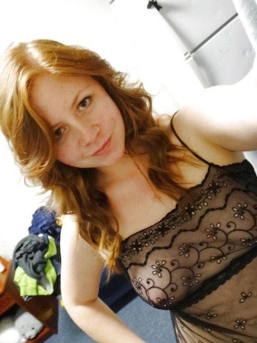 Redhead mirror selfie #gAM1iKhs